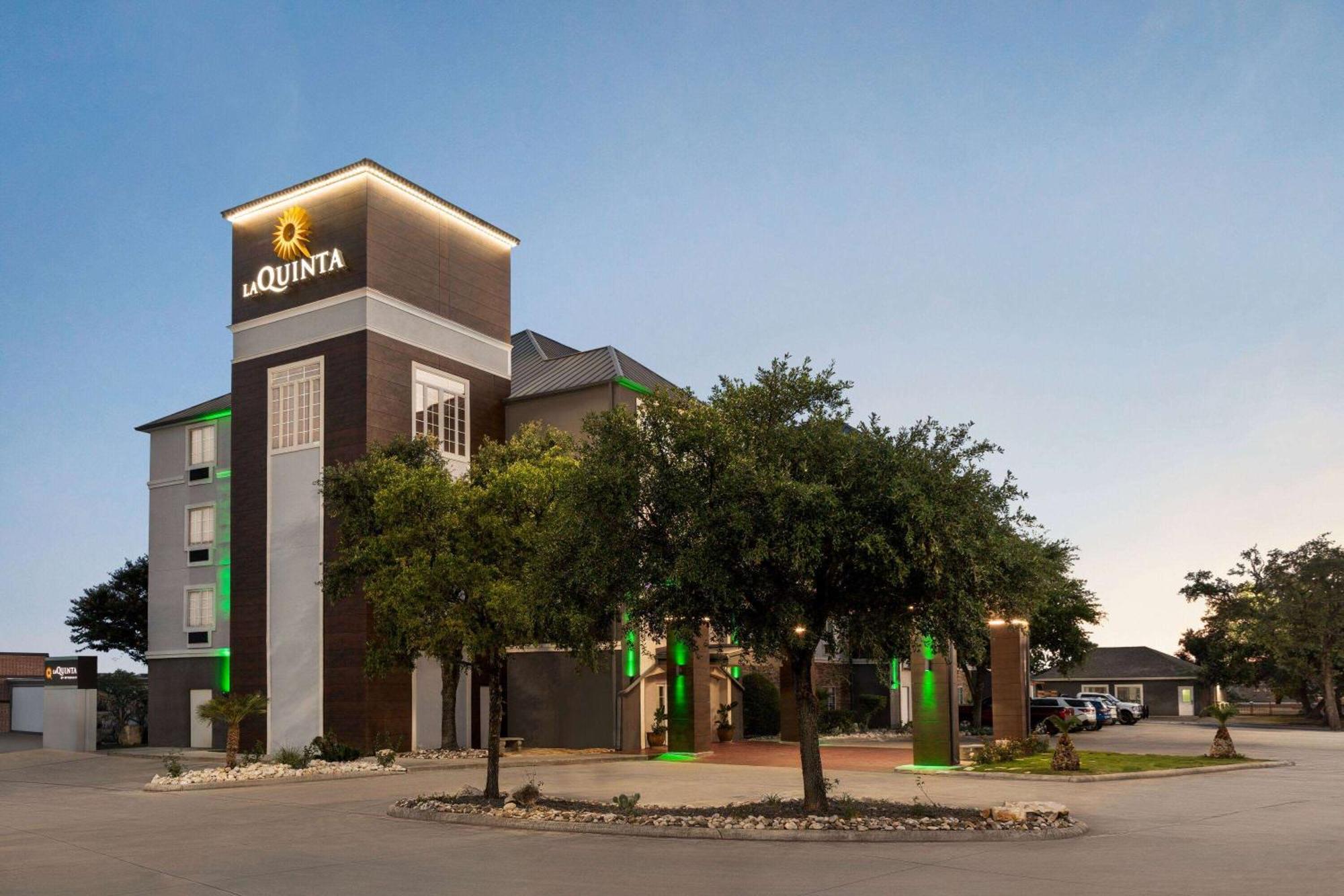 Готель La Quinta By Wyndham San Antonio North Stone Oak Екстер'єр фото