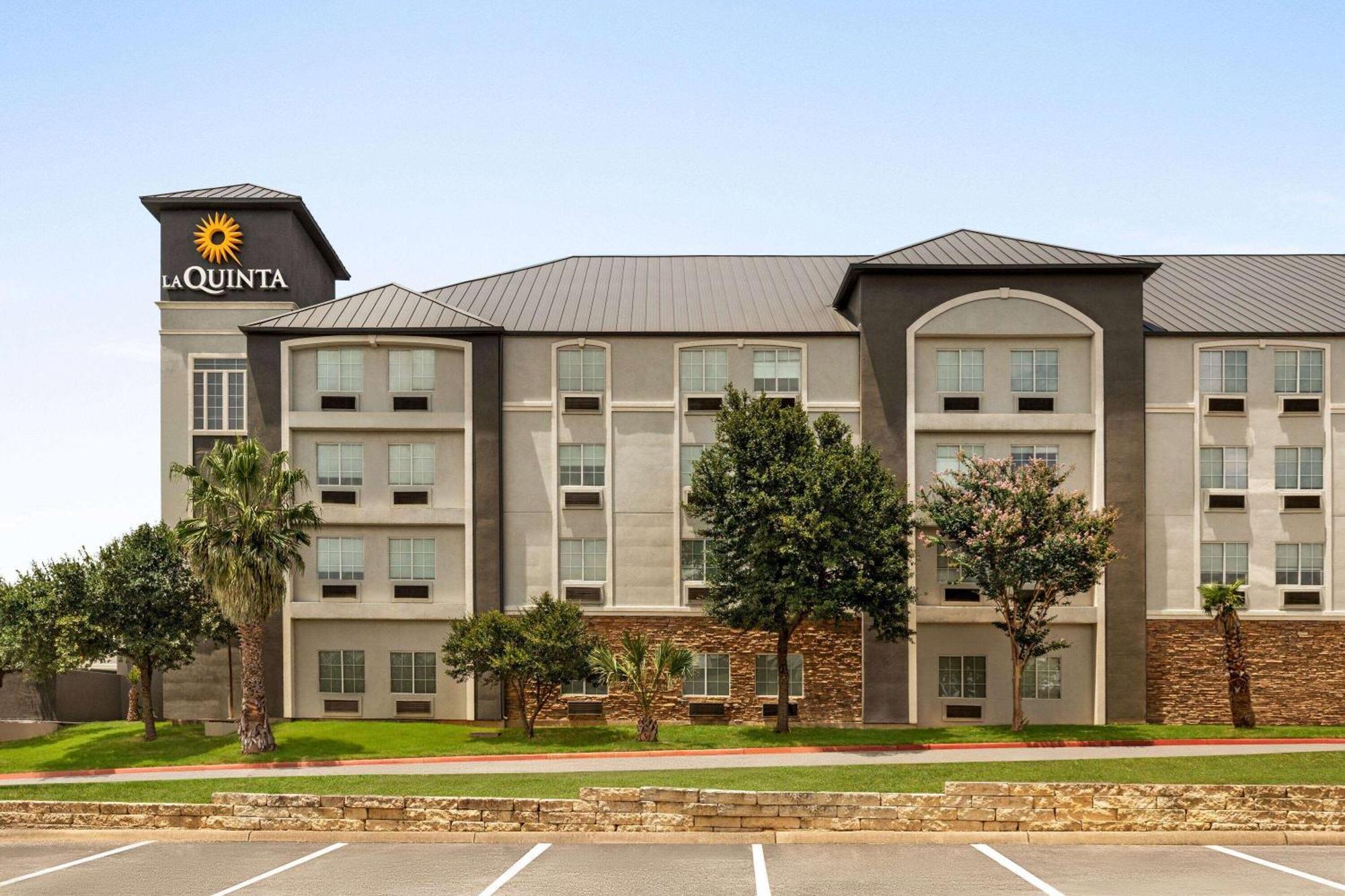 Готель La Quinta By Wyndham San Antonio North Stone Oak Екстер'єр фото