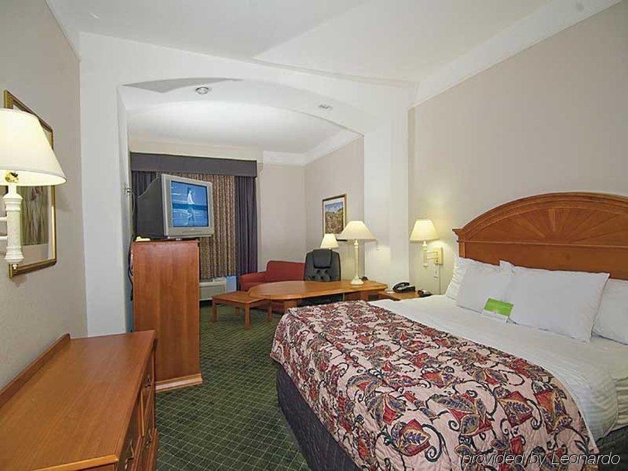 Готель La Quinta By Wyndham San Antonio North Stone Oak Номер фото
